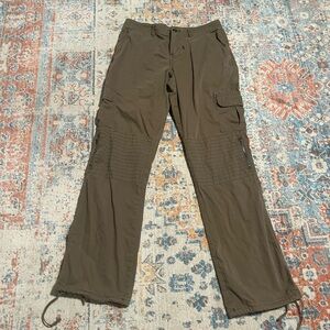 Lee olive green straight leg pants with pockets